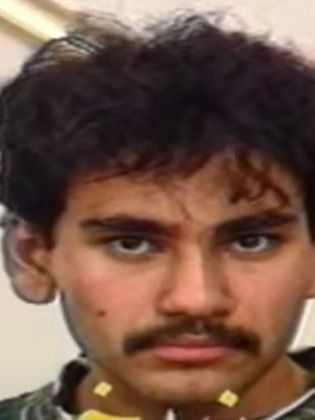 أيمن بخش