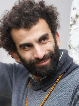 أحمد حسن